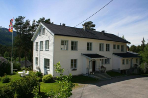 Отель Furulund Pensjonat, Рен
